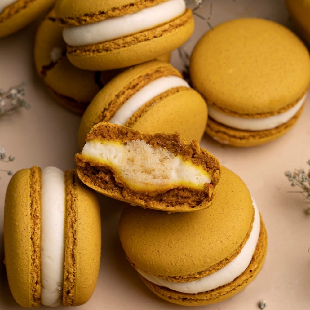 honey cake macarons