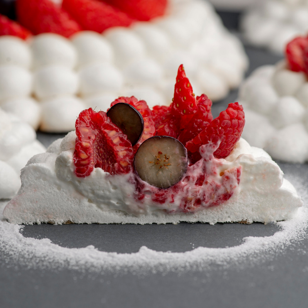 Pavlova Cake by Oleksandr Trofimenkov Video Class